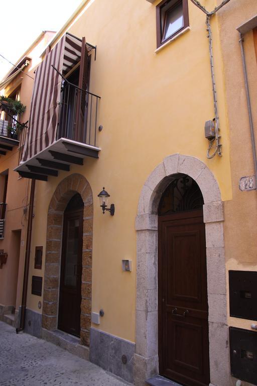 La Finestra Sotto La Rocca Apartment Cefalu Room photo